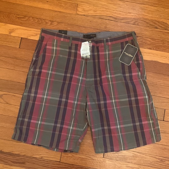 NWT Lot of 2 pairs Men’s American Heritage size 42 plaid shorts - Picture 2 of 7